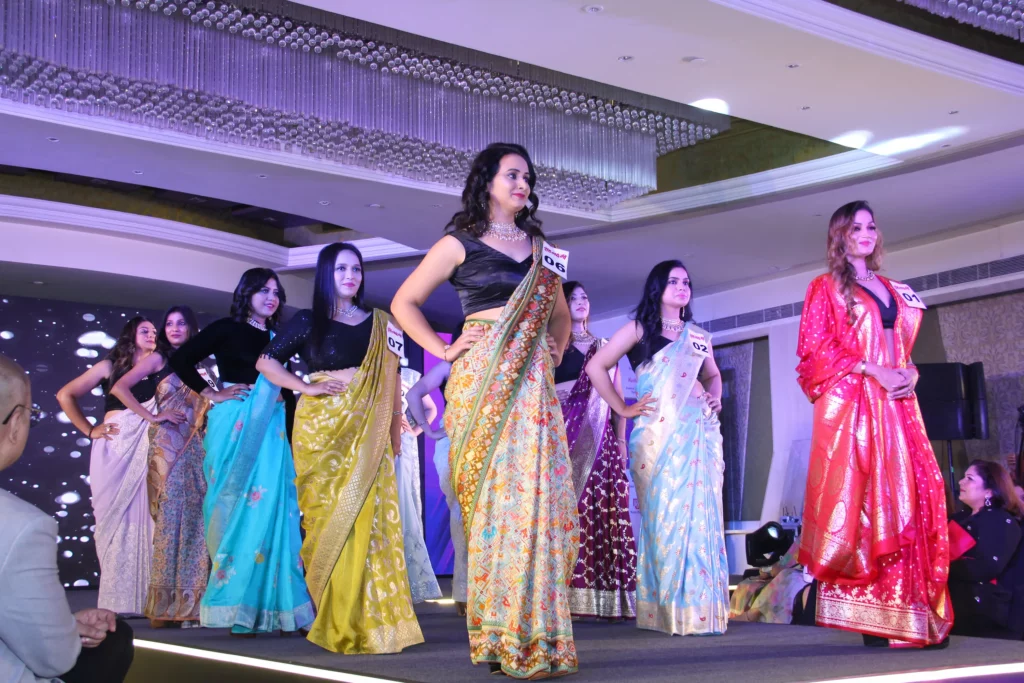 Mrs India Grehlakshmi runway stage