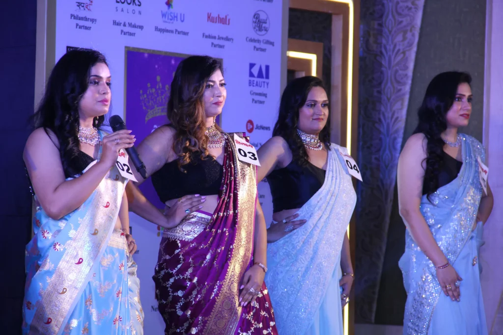 Mrs India Grehlakshmi audience stage