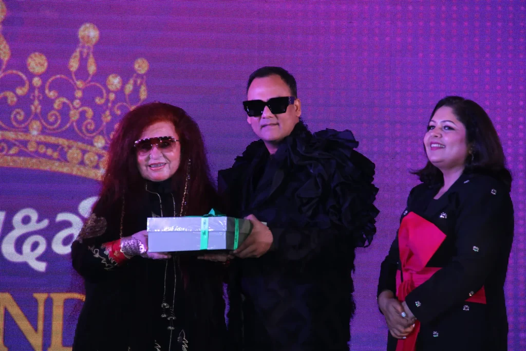 Mrs India Grehlakshmi finale stage